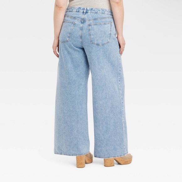 Mid-Rise Super Wide Legged Jeans Size 22 - Picture 8 of 9